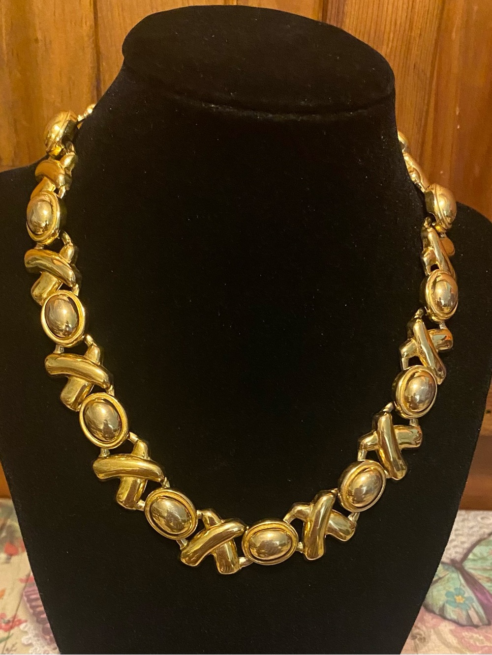 Vintage Anne Klein Gold XO Statement Collar Necklace Signed Lion Clasp Choker